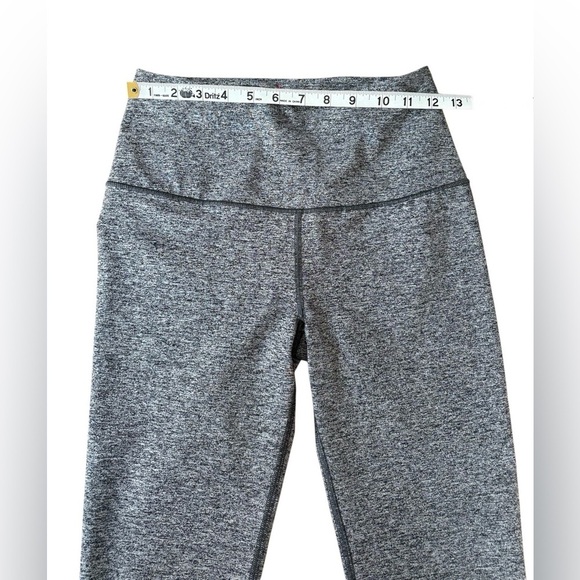 NWOT, Victoria's Secret, VSX Knockout Capri Sport Leggings, Small, Gray 🏃‍♀️‍➡️ - Picture 5 of 8